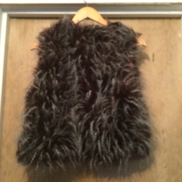 Faux fur ladies vest - Picture 3 of 4